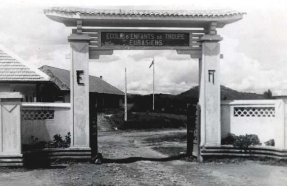 Portail de l'Ecole des Enfants de Troupe Eurasiens de Dalat